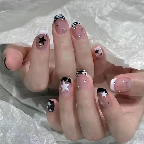 Uñas postizas a presión con punta francesa, uñas postizas cuadradas cortas con diamantes de imitación de estrellas blancas y negras, diseño de uñas