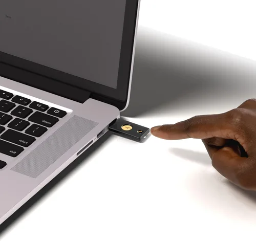 Miniatura 11 de Yubico - YubiKey 5 NFC - Clave de seguridad de autenticación multifactor (MFA) y llave de acceso, Conéctese a través de USB-A o NFC, certificado