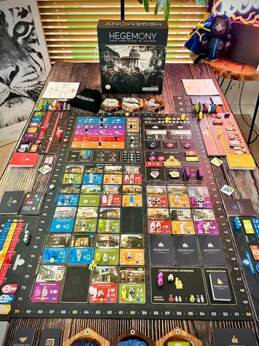 Miniatura 3 de Hegemony: Liderar tu clase hacia la victoria - Juego único asimétrico basado en cartas, juego de mesa político económico, a partir de 14 años, 2-4