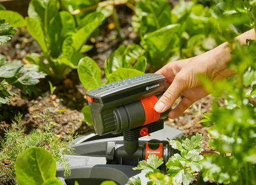 Miniatura 5 de Gardena AquaZoom - Rociador oscilante rectangular compacto para áreas de riego de 9 a 2,325.0 ft², rango de 3 a 59.1 ft, extensión de 3 a 39.4 ft