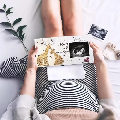 Miniatura 2 de Yudarte Ultrasound Picture Frame 4x3 Inch with Baby Countdown Weeks Sonogram - Pregnancy Announcement Golden Giraffe Nails and String Decor - Ideal