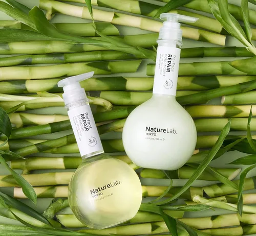 Miniatura 2 de NatureLab.TOKYO Perfect Repair Shampoo & Conditioner Duo – Champú y acondicionador japonés para cabello dañado y teñido – Penetra raíces y restaura