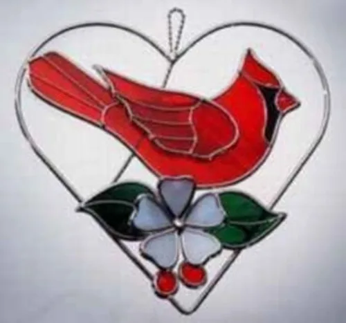 SassyXpressions - Atrapasoles cardenal rojo de vitrales – Anillo grande de corazón de 8 x 8 pulgadas con flor de cornejo, adorno colgante de ventana