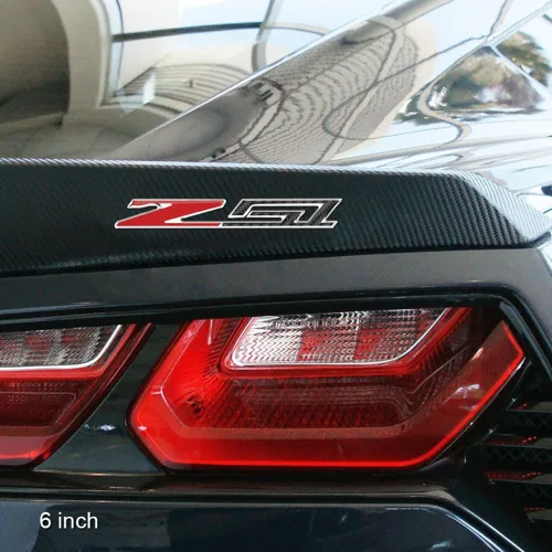 Miniatura 3 de West Coast Corvette / Camaro C6, C7, C8 Z51 Emblema de pastinaca en relieve, adhesivo con aspecto de fibra de carbono y detalles cromados
