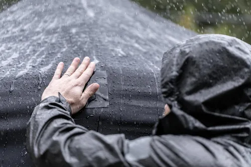Miniatura 6 de T-REX Cinta impermeable para superficies húmedas o ásperas / sucias, incluyendo bajo el agua, fugas, reparación de mangueras y más, color negro, 1