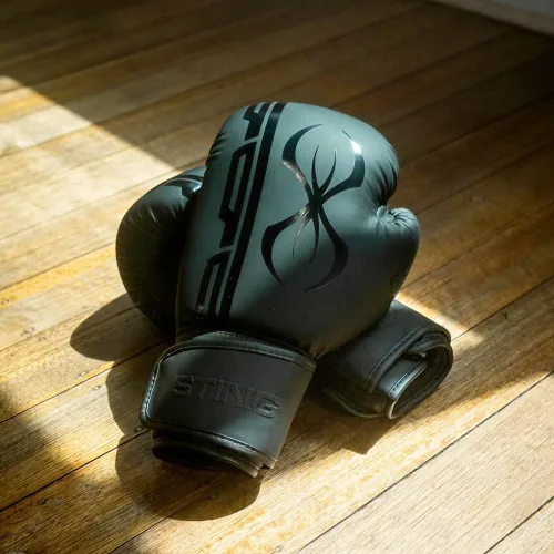 Miniatura 7 de Guantes de boxeo STING Armaplus Material exterior T3, sistema de revestimiento flotante, relleno de núcleo Hi Flow, correa de soporte de muñeca