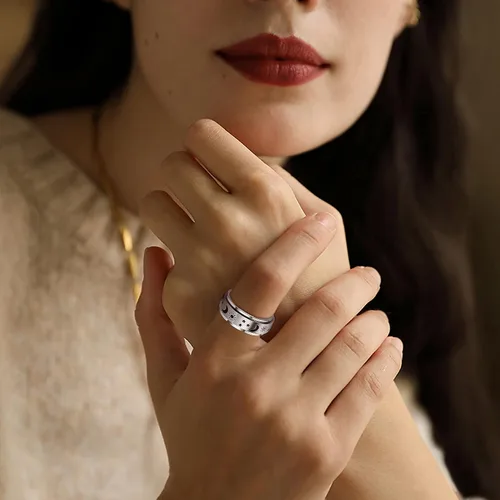 Miniatura 5 de Jstyle Juego de 4 anillos de acero inoxidable para mujeres y hombres, anillos giratorios de flores, luna, estrella, anillos frescos para aliviar