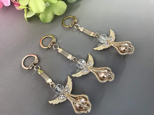 12 Gold Plated Angel Baptism Favors Key Chains With Pearl/Includes 12 Organza Bags/LLaveros para Recuerdos de bautizo en todo Oro/Christening