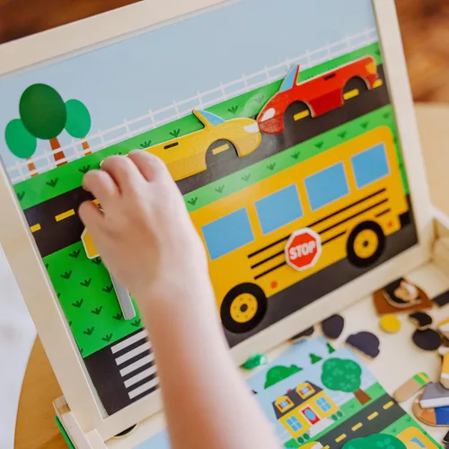 Miniatura 6 de Melissa & Doug - Juego magnético de madera con imágenes, con 119 imanes y tarjetas de escenas complementarias.