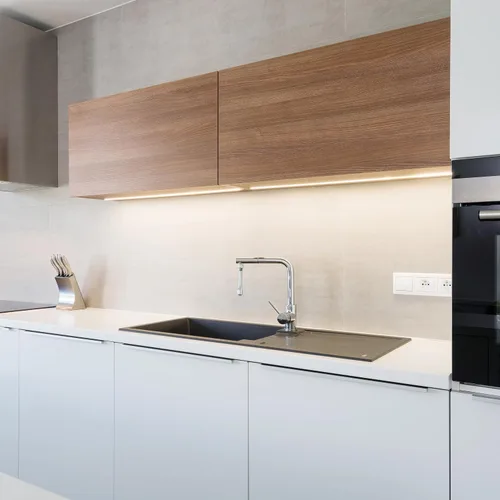 Miniatura 8 de Feit Electric Cinta de Luz LED de 16 pies, Regulable, Enchufable/Cableado Directo, Tiras de Luz LED Ultradelgadas para el Hogar, 2950 Lúmenes, 3000K