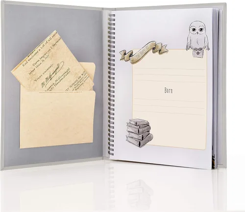 Miniatura 4 de Conquest Journals - Álbum de Harry Potter Little Keeper para bebé, captura recuerdos mágicos, baby shower hasta los 5 años, cubierta de lino gris