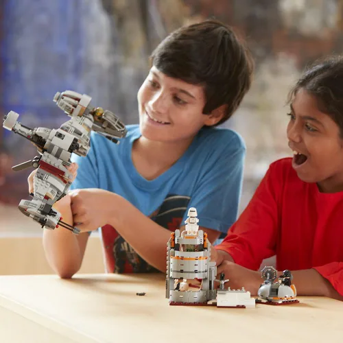 Miniatura 2 de LEGO Star Wars: The Last Jedi Defense of Crait 75202 Kit de construcción (746 piezas)