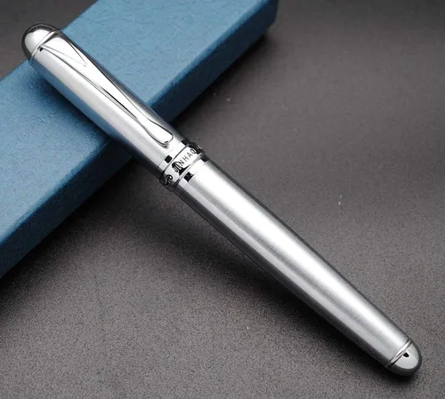 Miniatura 8 de JINHAO X750 Pluma estilográfica plumín M (pintura en polvo dorada de lujo)