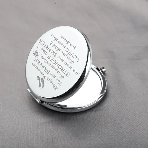 Miniatura 6 de BAUNA Always Remember You are Braver Than You Believe - Espejo de maquillaje de bolsillo inspirador para mujer (color acero con espejo en ancho)