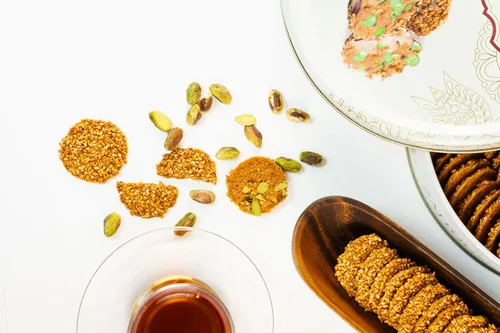 Miniatura 7 de Zaitoune Galletas Barazek - 8.82 oz Lujosas galletas crujientes de sésamo y pistacho hechas a mano en Turquía Hermosa lata de regalo