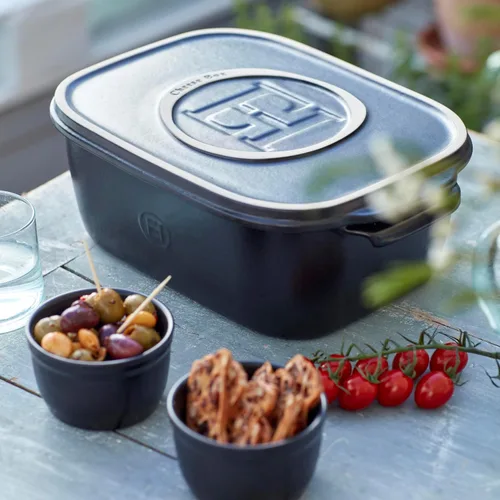 Miniatura 9 de Emile Henry, Caja de almacenamiento de queso negro/bandeja para servir, 12 x 8 x 4.4 pulgadas