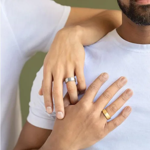 Miniatura 2 de 4 anillos de acero inoxidable para hombres, dorado, plateado, azul, negro, para hombres y mujeres, diseño fresco y simple, perfecto para compromiso