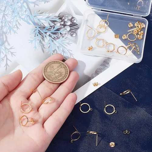 Miniatura 3 de Beebeecraft 1 caja, 20 aretes chapados en oro de 18 quilates con bucle, aretes geométricos de círculo simple con 20 piezas de mariposa para hacer