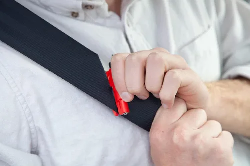 Miniatura 2 de resqme La herramienta original de escape de coche con llavero de emergencia, cortador de cinturón de seguridad 2 en 1 y rompeventanas, fabricado