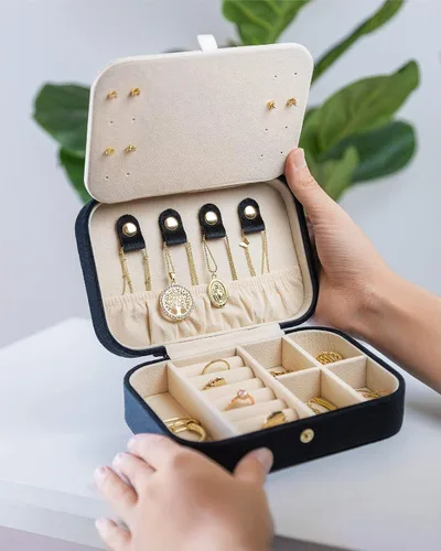 Miniatura 4 de Benevolence LA - Joyero de viaje Almacenamiento y organizador de joyas Joyero para mujer Organizador de anillos, collares y aretes con espejo