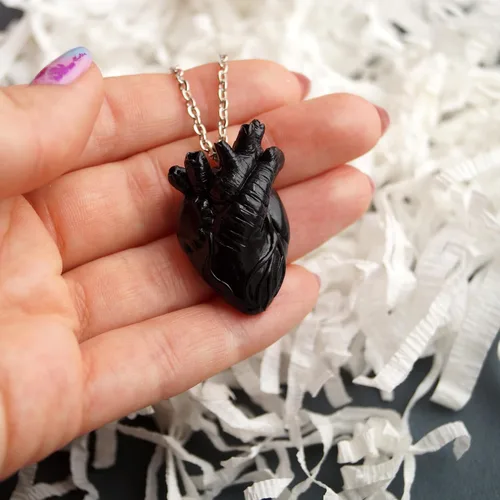 Miniatura 18 de Collar de corazón anatómico