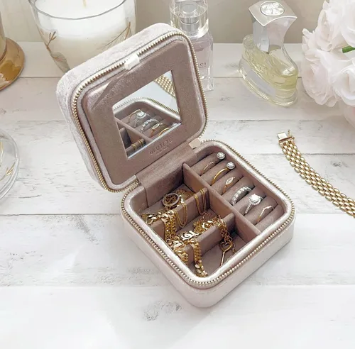 Miniatura 28 de BLUTETE Joyero de viaje organizador de terciopelo con anillos de espejo, aretes, collares, caja organizadora de almacenamiento (negro)