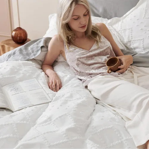 Miniatura 4 de Bedsure Funda de edredón bohemia tamaño Queen, ropa de cama bohemia, funda de edredón copetuda para todas las estaciones, 3 piezas bordadas Shabby