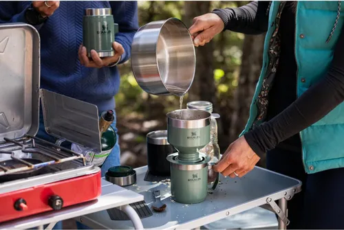 Miniatura 4 de STANLEY Perfect Brew - Juego de café para verter Taza de campamento de 12 oz con tapa incluida Cafetera de goteo con filtro reutilizable Acero