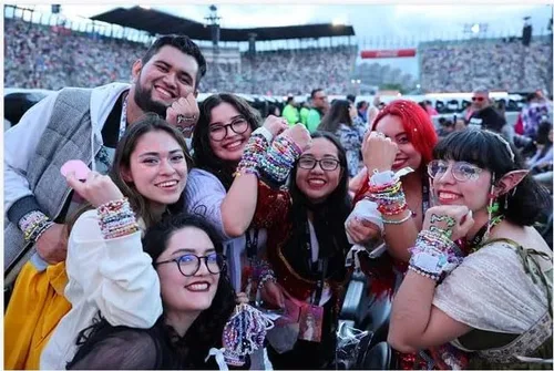 Miniatura 7 de Yiizetony Taylor Music - Juego de pulseras inspiradas en la música para Swifties, Eras Tour, traje de concierto Merch Swift llavero, pulseras