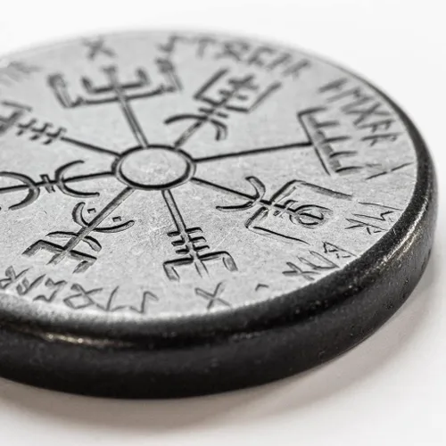 Miniatura 6 de Bastón doble nórdico en hierro, vegvisir y yelmo de asombro
