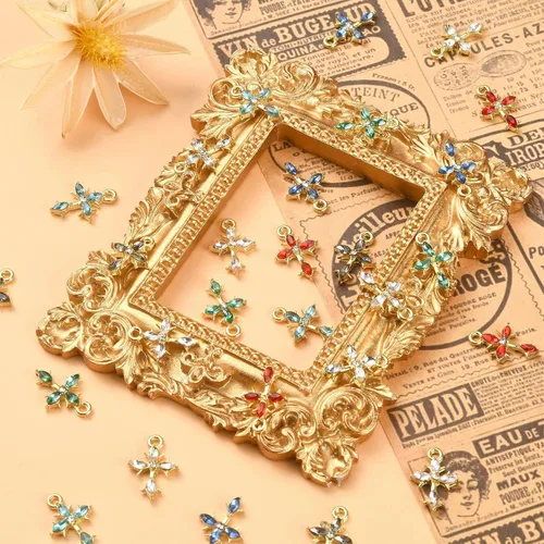 Miniatura 4 de Ipotkitt 28 dijes de cruz de diamantes de imitación de 7 estilos, dijes de cruz religiosa de cristal para hacer joyas, collares, pulseras, aretes