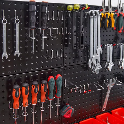 Miniatura 4 de Organizador de pared perforado Ultrawall, paneles de tablero de clavijas de metal negro, sistema de almacenamiento para garaje con ganchos