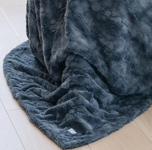 Miniatura 4 de GRACED SOFT LUXURIES - Cobija de piel sintética de carbón, ultra suave y esponjosa, tamaño 50x60 pulgadas Cálida, gruesa y acogedora Perfecta