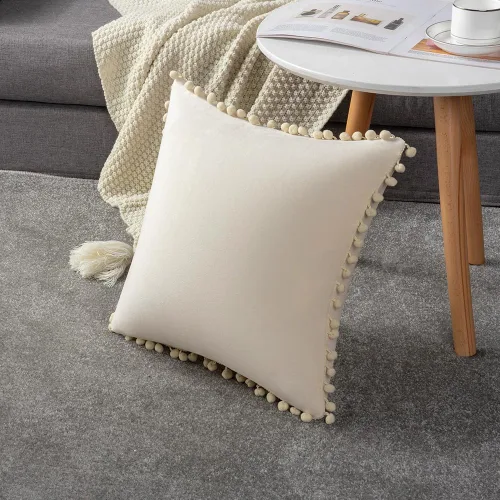 Miniatura 6 de DEZENE Fundas para Cojín de Sofá 16x16 Beige: Paquete de 2 Fundas de Almohada Decorativas Cuadradas de Terciopelo Suave con Pompones para Decoración