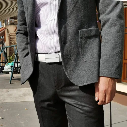 Miniatura 4 de Clubbelts Cinturón de cuero con trinquete para hombre con hebilla automática, negroblancomarrón, 1 38 de ancho, cinturón de vestir ajustable