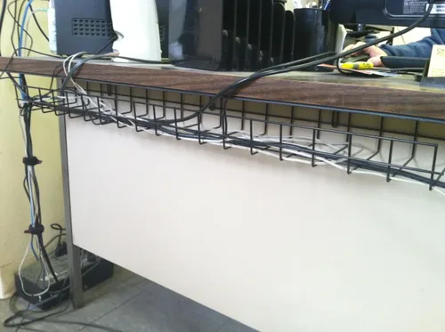 Miniatura 3 de Organizador de cables para debajo del escritorio, bandeja de alambre de 14 pulgadas, cesta de gestión de cables de mesa, canaleta de cables