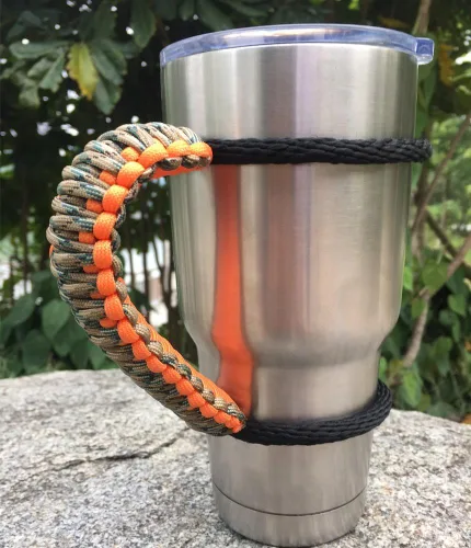 Miniatura 18 de MOCE Mango de paracaídas hecho a mano para vaso Yeti/Rtic/Ozark Trail Rambler de 30 onzas. Morado/Blanco Violeta/Blanco