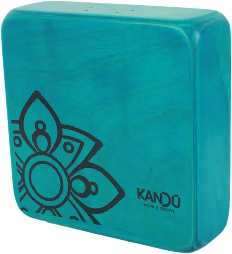 El Kandu Clever Shaker es el primer tambor agitador con dos sonidos distintivos: un lado como una clave, el otro más como un bongo (azul)