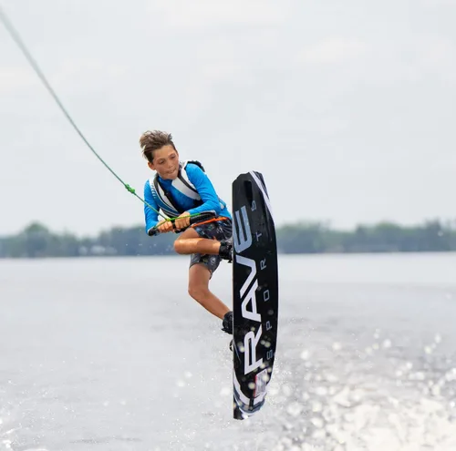 Miniatura 6 de RAVE Sports Paquete de wakeboard y fijaciones de estilo libre con botas Striker Naranja