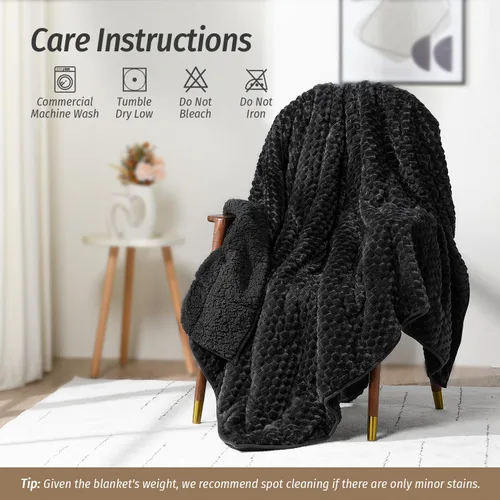 Miniatura 6 de Wemore Manta con peso de forro polar para adultos (48 x 72 pulgadas, 15 libras, negra), manta pesada de sherpa suave y acogedora de doble cara