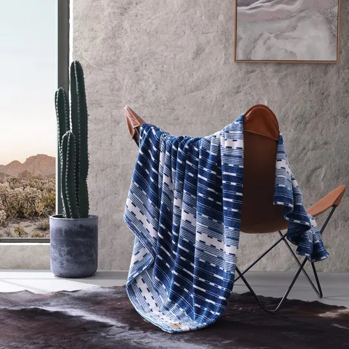 Miniatura 8 de Wrangler - Manta, ropa de cama de felpa suave, decoración occidental para la cama o el sofá (Colt naranja brillante, 50 x 60 pulgadas)