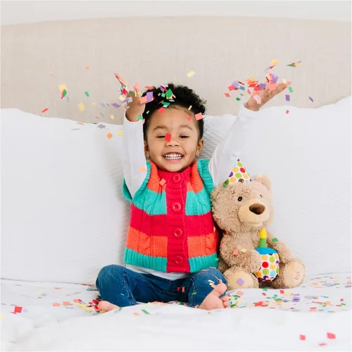 Miniatura 9 de GUND Oso de peluche Oso de cumpleaños con animación Oso de peluche de felpa, canta y brilla en la oscuridad, marrón, 10