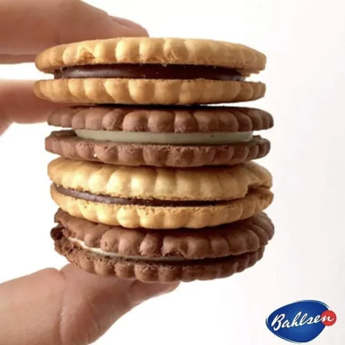 Miniatura 4 de Bahlsen Hit Galletas sándwich rellenas de chocolate (paquete de 12) – Galletas doradas crujientes rellenas de crema de cacao – 12 cajas