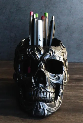 Miniatura 8 de Ebros Gift Tatuaje tribal floral cráneo titular de la pluma figurita 5.75 pulgadas de largo escritorio de oficina Osario Calaveras Decoración Cráneo