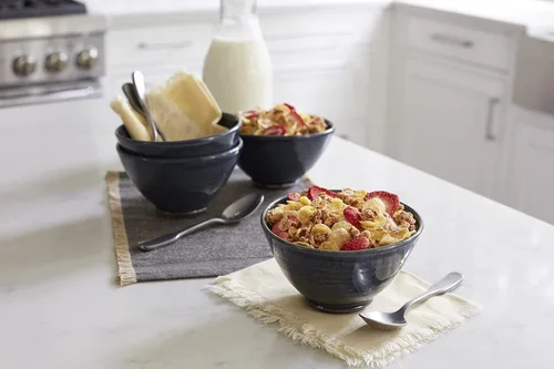 Miniatura 8 de Honey Bunches of Oats Strawberry, saludable para el corazón, bajo en grasa, hecho con cereales integrales, 11 onzas (paquete de 3)
