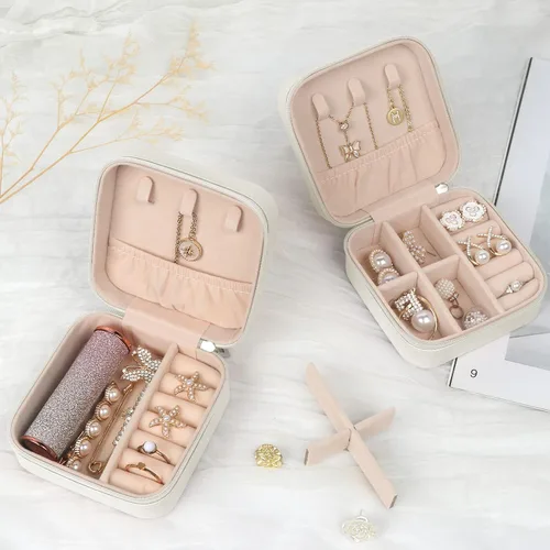 Miniatura 5 de MFXIP Joyero de viaje pequeño para joyería, organizador de joyas, estuche de almacenamiento portátil de piel sintética, mini estuche de viaje