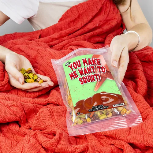 Miniatura 9 de You Make Me Want to Squirt - Trail Mix - Regalo de broma con temática de ketchup - Regalos para los amantes del ketchup - Regalo para esposos que