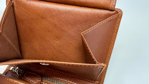 Miniatura 3 de DiLoro Cartera plegable de cuero genuino de grano completo con bloqueo RFID para hombre con moneda de identificación y compartimento seguro