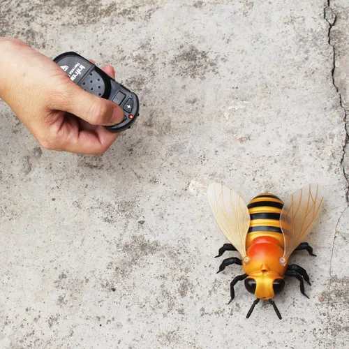 Miniatura 3 de Tipmant Realista RC Honey Bee Toys IR Control Remoto Abeja Insecto Vehículo Eléctrico Animal para Gato Perro Niños Regalos de Cumpleaños