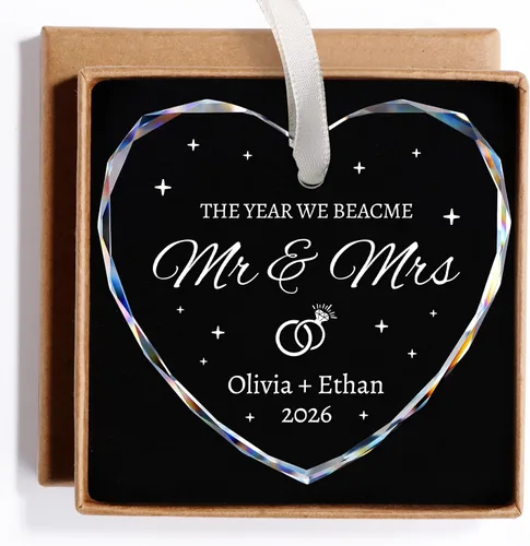 Miniatura 16 de Adorno personalizado para casados de primera Navidad 2026, regalos de compromiso para parejas, adorno de boda personalizado para recién casados